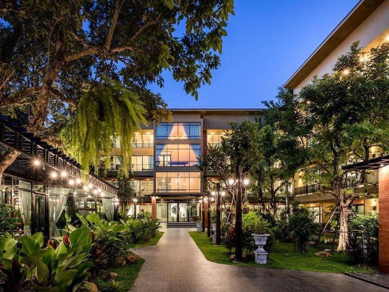Trex Buriram Boutique Hotel Exterior photo