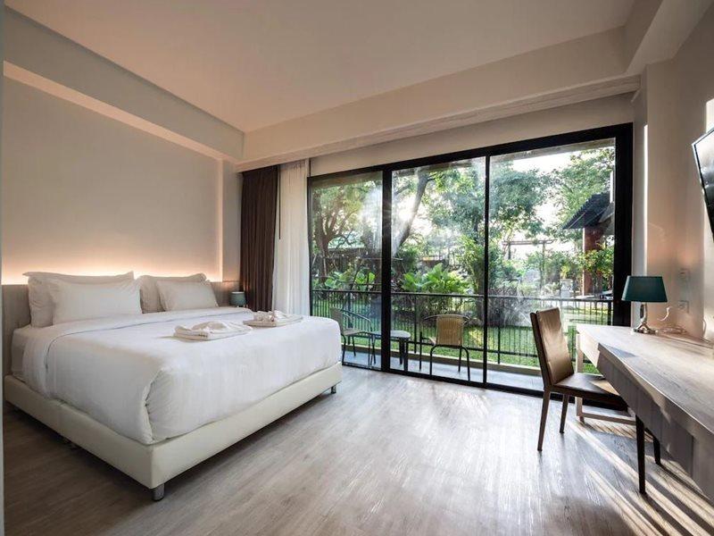 Trex Buriram Boutique Hotel Exterior photo