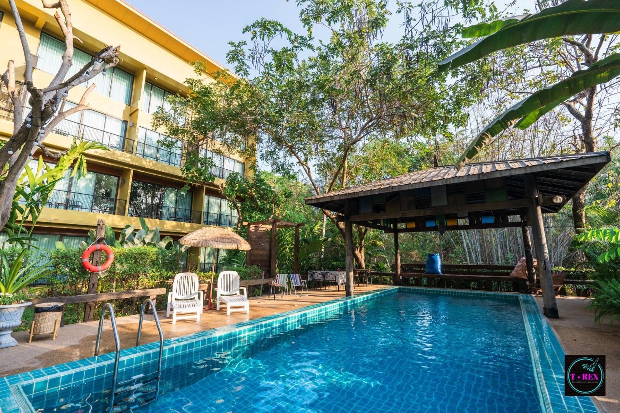 Trex Buriram Boutique Hotel Exterior photo