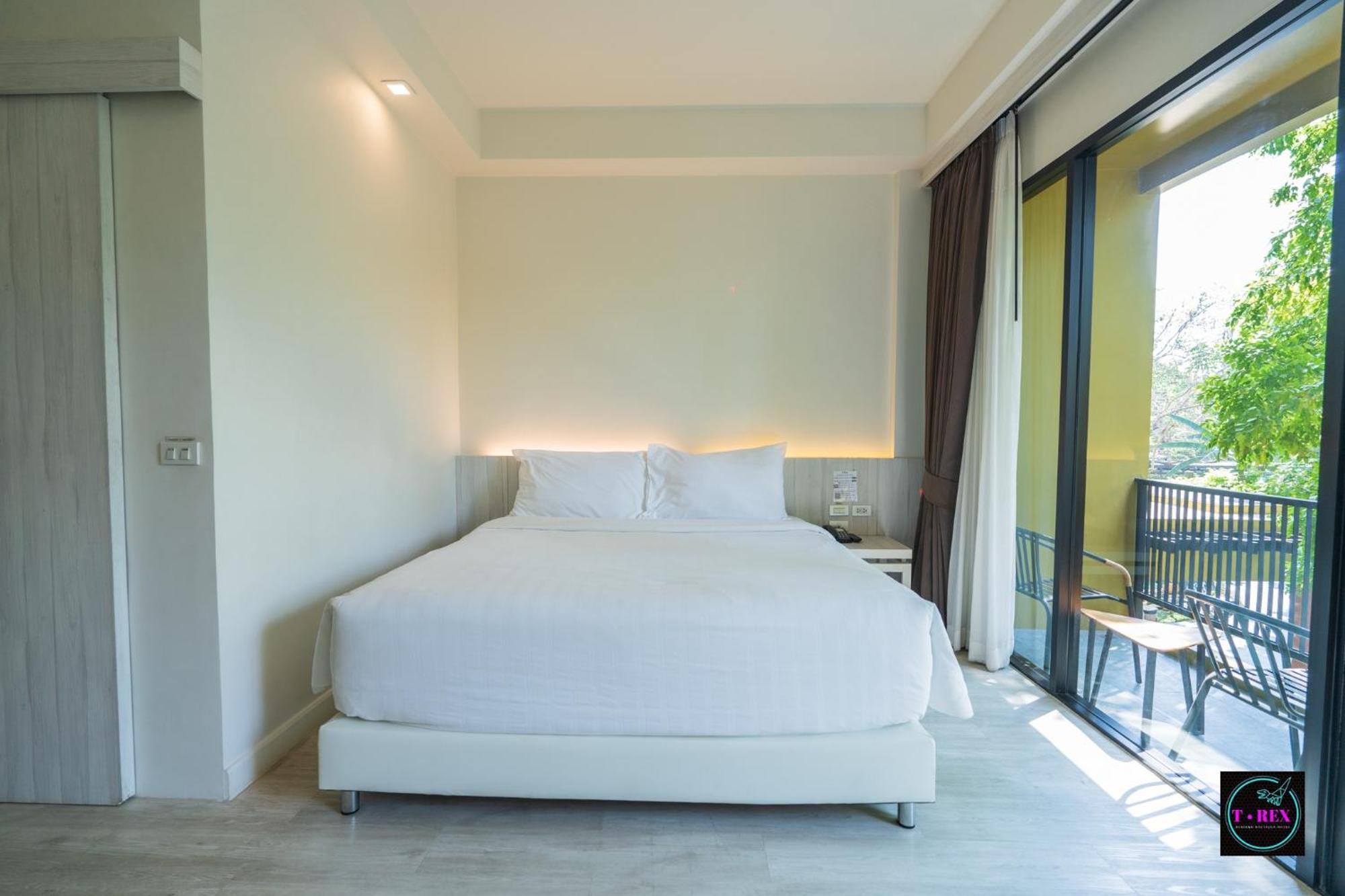 Trex Buriram Boutique Hotel Exterior photo